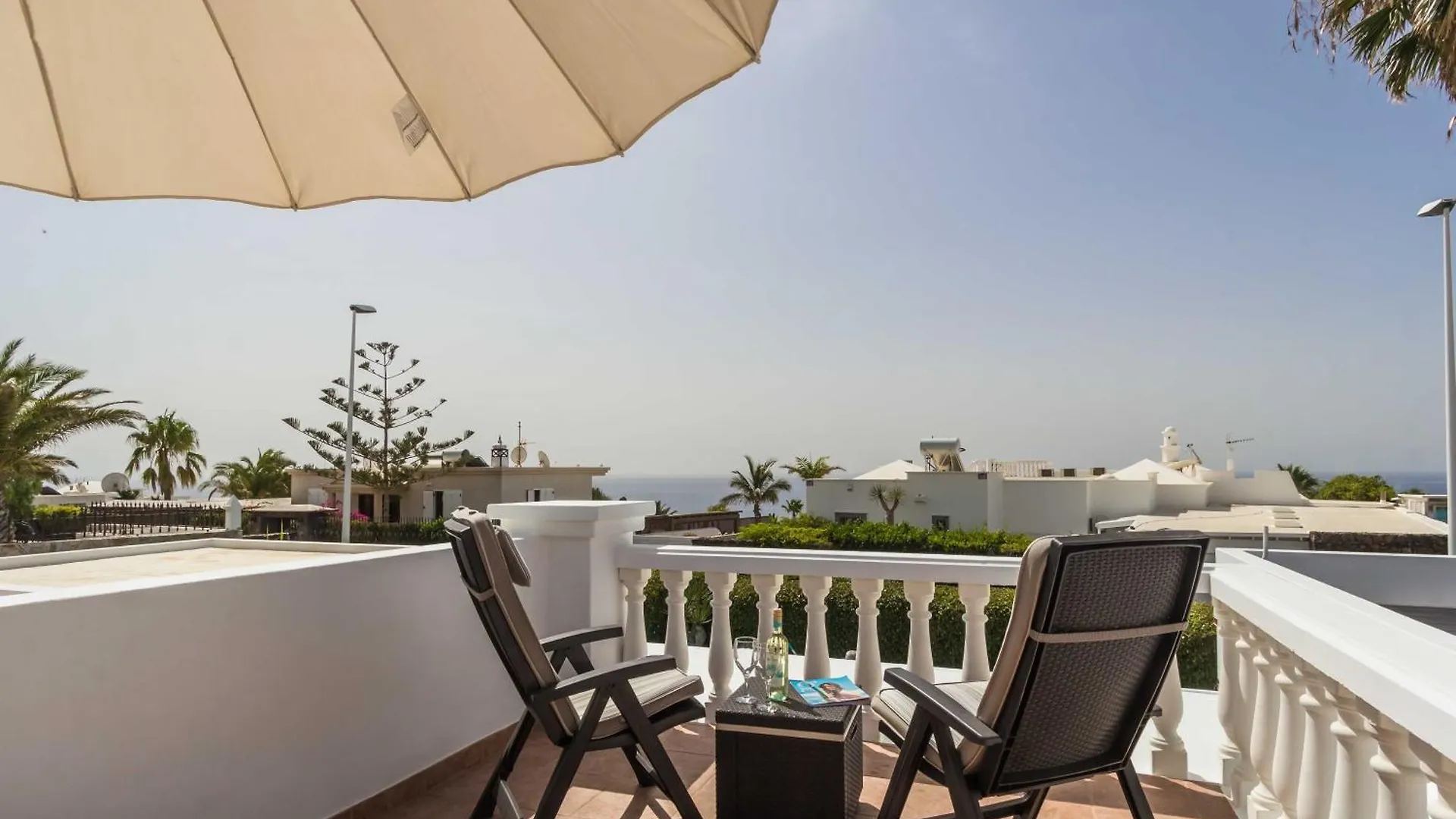 Charming Puerto Del Carmen Villa 4 Bedrooms Villa Tarez Private Pool Close To The Old Town إسبانيا