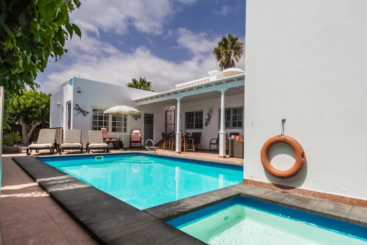 Charming Puerto Del Carmen Villa 4 Bedrooms Villa Tarez Private Pool Close To The Old Town 0*, Puerto del Carmen (Lanzarote)