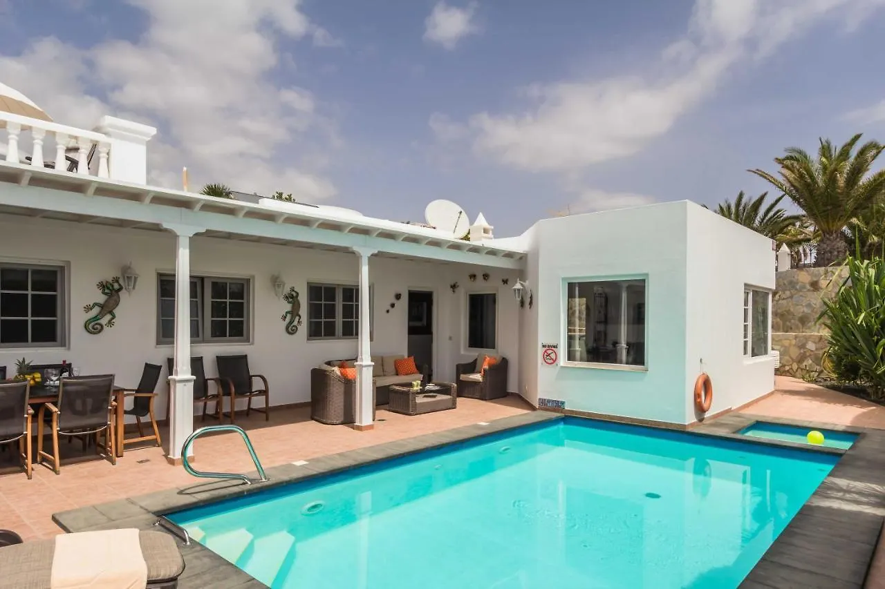 Charming Puerto Del Carmen Villa 4 Bedrooms Villa Tarez Private Pool Close To The Old Town