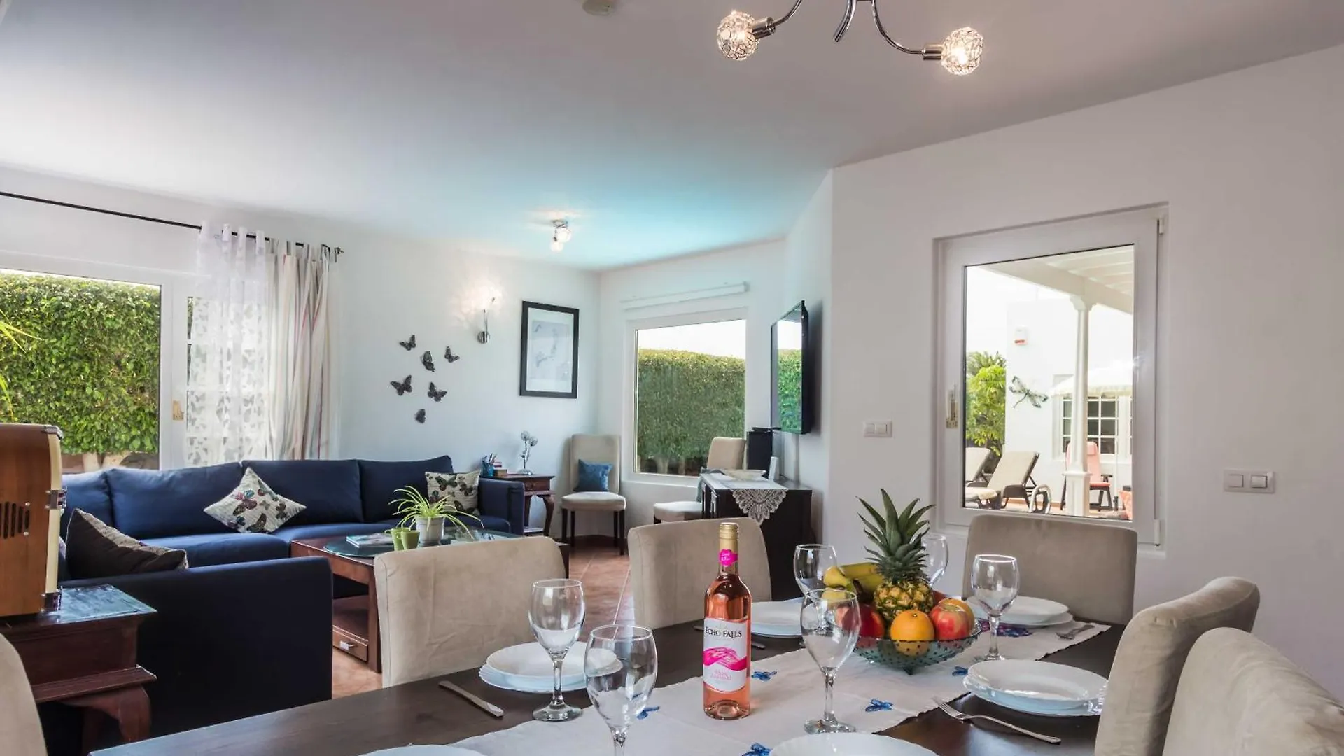 Charming Puerto Del Carmen Villa 4 Bedrooms Villa Tarez Private Pool Close To The Old Town  Puerto del Carmen (Lanzarote)